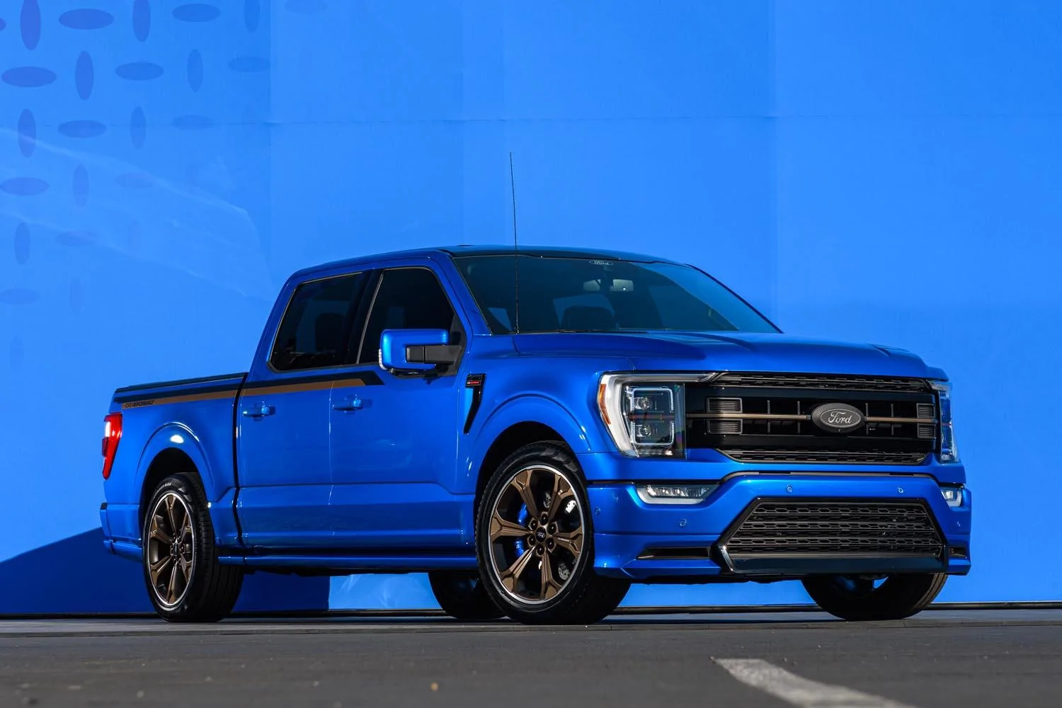 Ford F-150 2022 Ford Street Performance F-150 Supercharged V8 Debuts at SEMA 2021 wdmp_211030_00777