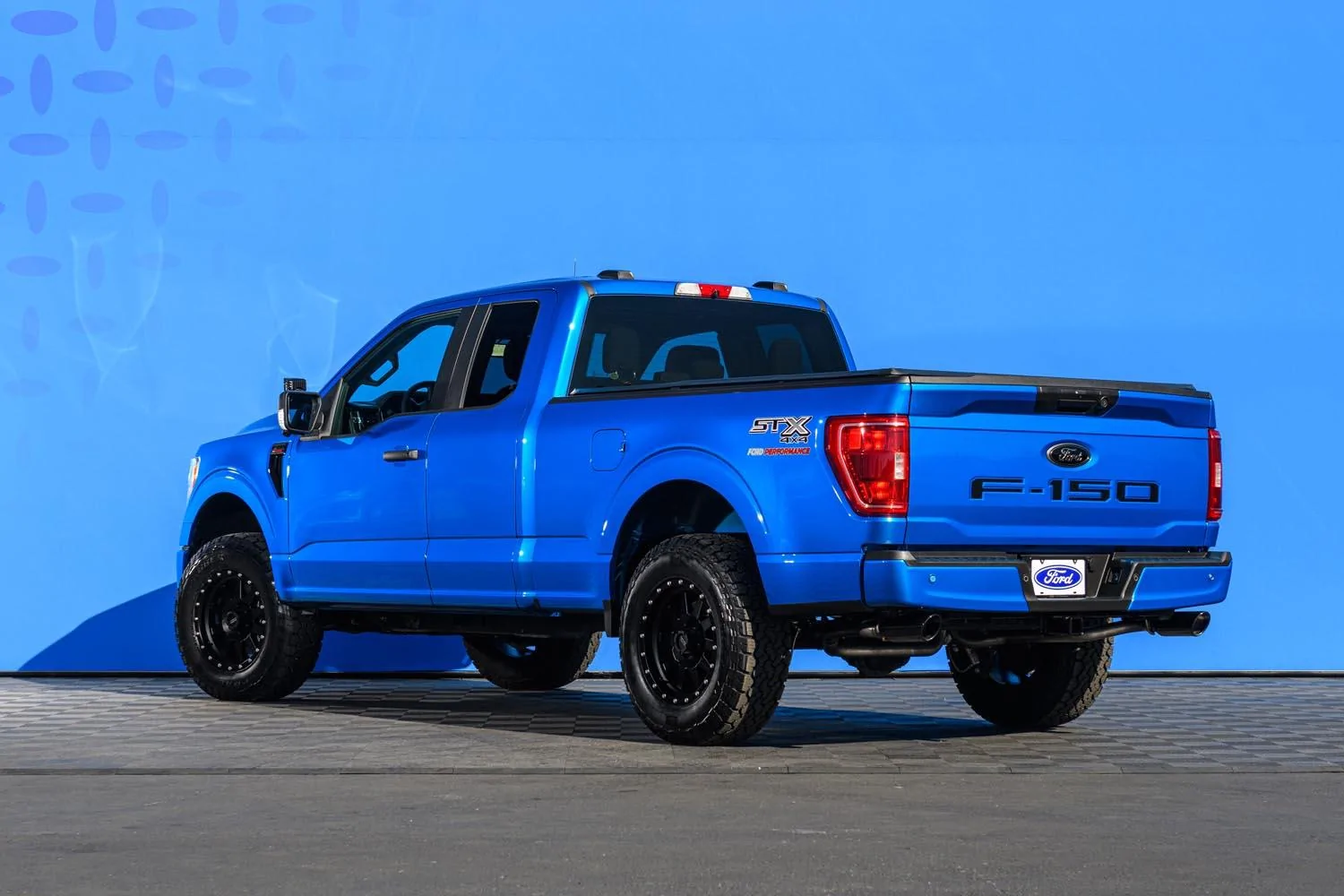 Ford F-150 2022 Ford Street Performance F-150 Supercharged V8 Debuts at SEMA 2021 wdmp_211030_00788