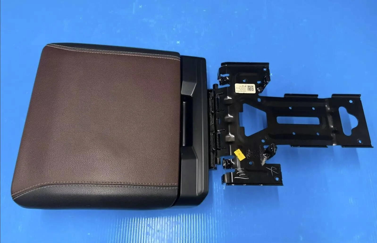 Ford F-150 WTB: Interior Work Surface console lid Work Surface Console Lid