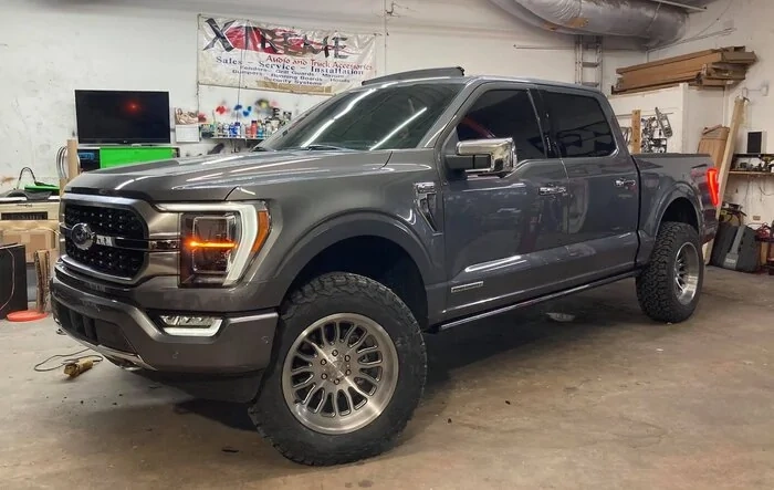 Platinum 2021 F150 w/ 3.5" Lift and 20" wheels