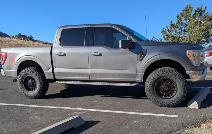 4 inch lift + 37s = Awesome (21 XLT)